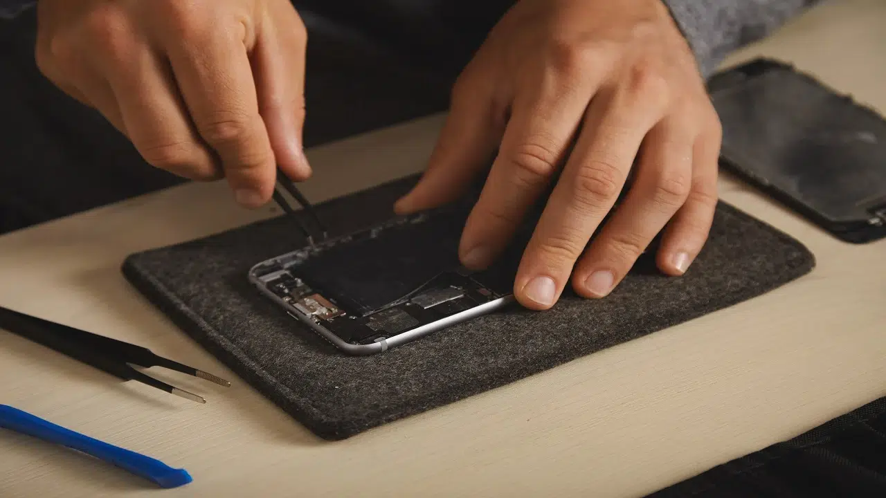 Akıllı Telefon Şarjı Neden Hızlı Bitiyor? 10 Neden ve Çözüm 5 Eski ve Yıpranmış Batarya